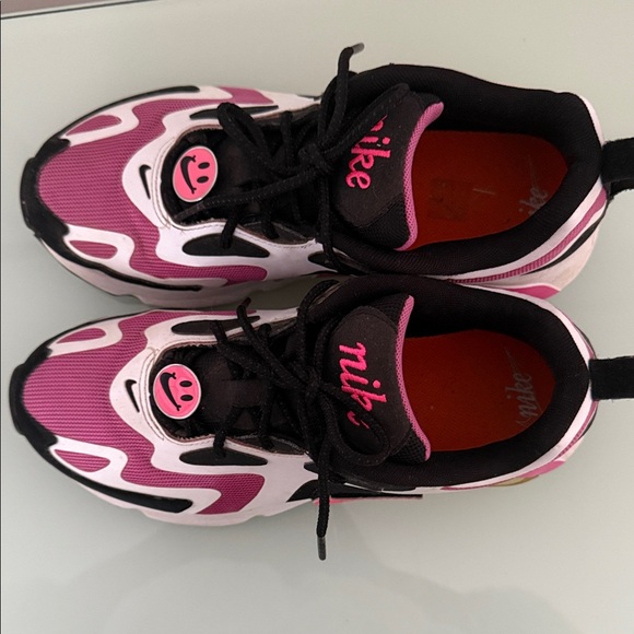 Nike Women’s Air Max 200 Pink ‘Have A Nike Day’ sneakers - Picture 4 of 9